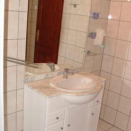 Erdőgyöngye étterem és