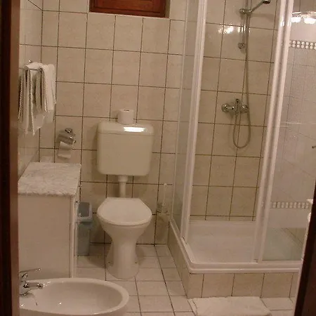Guest house Erdogyongye Etterem Es Panzio *