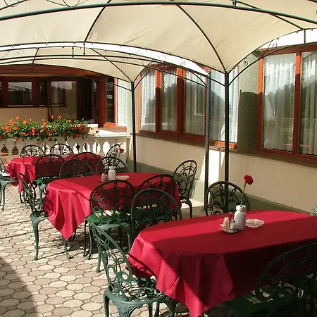 Casa de hóspedes Erdőgyöngye étterem és