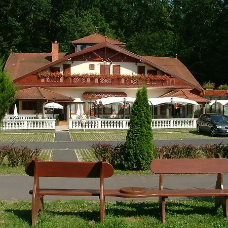 Casa de hóspedes Erdőgyöngye étterem és