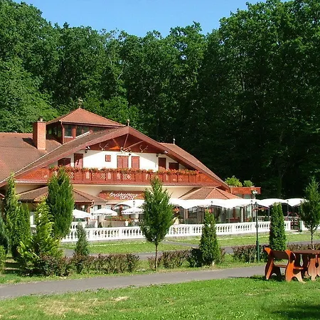 Erdőgyöngye étterem és