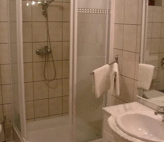 Erdogyongye Etterem Es Panzio