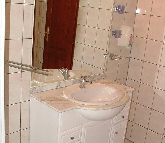 Erdogyongye Etterem Es Panzio