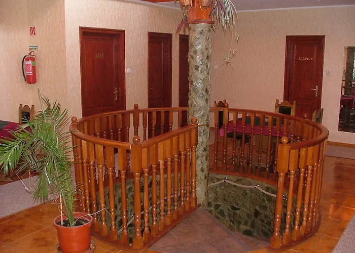 Erdogyongye Etterem Es Panzio