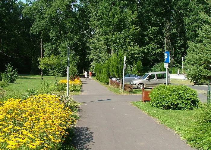 ゲストハウス Erdogyongye Etterem Es Panzio *